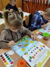 Учні 1 класу з захопленням та цікавістю створювали композицію " Краса рідного краю"