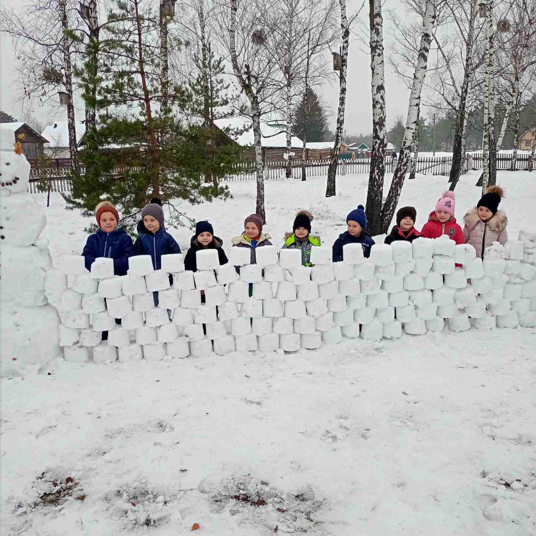 У рамках Всеукраїнських спортивних заходів «Спортивна зима», в ліцеї був проведений конкурс "Зимова фортеця"